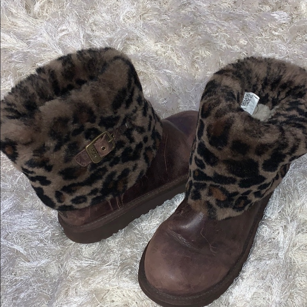 Leather UGG boot